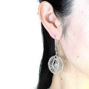 透かし模様のサークルピアス《アクアマリン・silver925 》