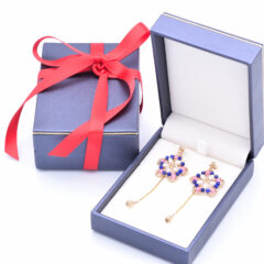 贈る相手に必ず喜ばれるアクセサリーを選ぶ方法