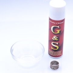 お気に入りのアクセサリーを簡単にピカピカに戻す方法