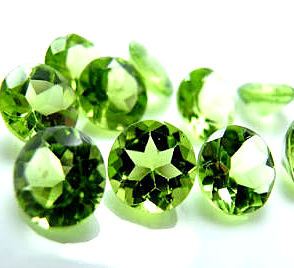 ペリドット《8月の誕生石》